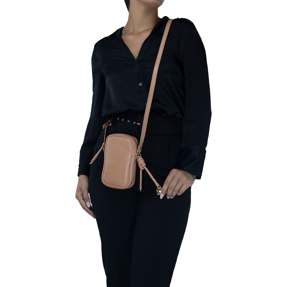 Porta Celular de Couro Ari