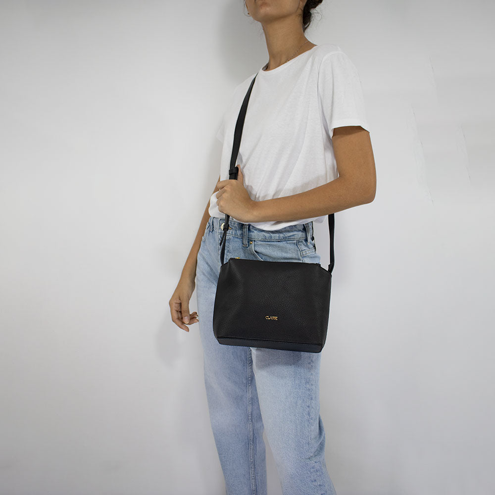 Bolsa Crossbody Preta Couro Liso - Tati