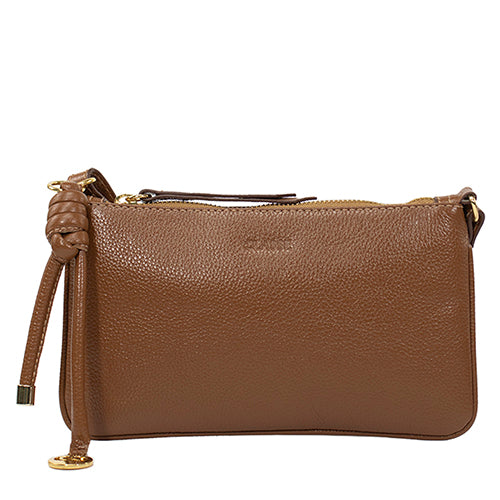 Bolsa de couro nocciola pequena idela para o seu dia a dia.